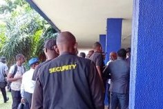 La Poste S.A.&nbsp;: Fox Fort Security sème le chaos en plein point de presse des postiers