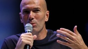 Zinédine Zidane prend les commandes des Bleus et succède à Didier Deschamps