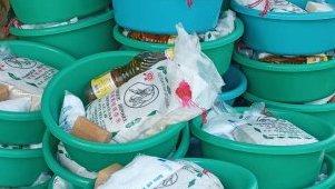 Mékambo / Célébration en différé de la fête des mères&nbsp;: l’association LAMBASS LÂ UNGOM distribue des kits alimentaires