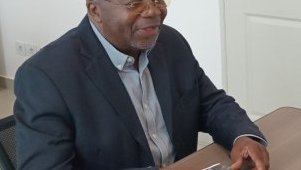 Rencontre politique et visite de chantiers&nbsp;: Michel Ongoundou Loundah critique une mise en scène du pouvoir