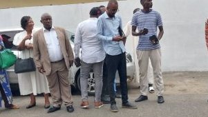 Gabon : le PDG se fracture, la bataille du siège est lancée