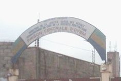 Mitzic&nbsp;: deux hommes inculpés pour le vol de plus d’un million de FCFA dans une agence de transport