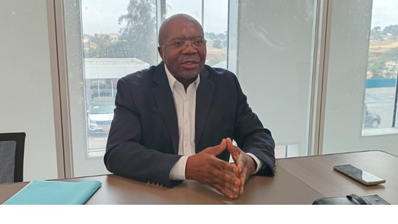 Tribune libre : « Le président-commentateur : chronique d’un désaveu démocratique »