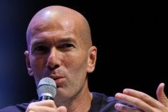 Zinédine Zidane prend les commandes des Bleus et succède à Didier Deschamps