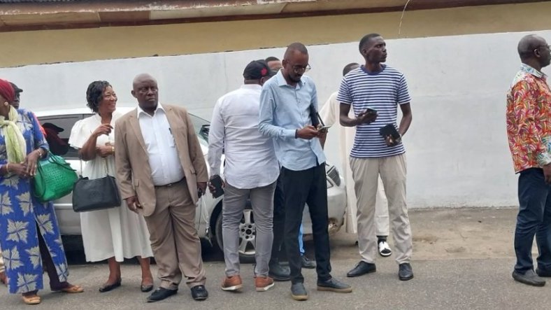 Gabon : le PDG se fracture, la bataille du siège est lancée